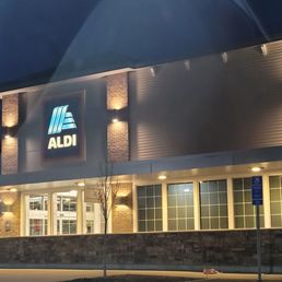 Exterior photo of ALDI - Canton, Connecticut Exterior photo of ALDI - Canton, Connecticut