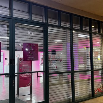T-Mobile - How the store looked when we arrived at 8:09 - Mobile Phones Near Me - Fountain Valley, California T-Mobile - How the store looked when we arrived at 8:09 - Mobile Phones Near Me - Fountain Valley, California