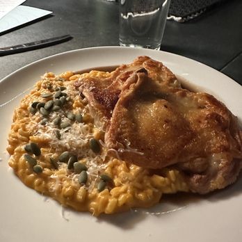 Drink Well - Pumpkin risotto and chicken thighs - Gastropubs Near Me - Austin, Texas
