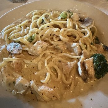 Weidmann's Restaurant - Chicken Alfredo Pasta - Steakhouses Near Me - Meridian, Mississippi