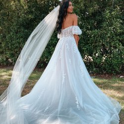 French Novelty - Dreaming of you 
- Your Future wedding dress
Meet Willow
Soft + Whimsical +Sparkly  
Book an appointment to try her on!