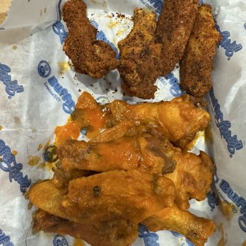 BuffaLouie's - Wings - Burgers Near Me - Carmel, Indiana