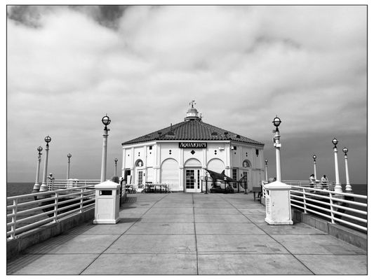 Manhattan Beach Pier by null