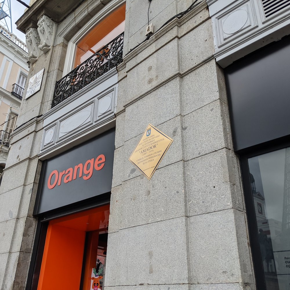 Orange - Orange in Puerta del Sol, Madrid - Mobile Phones Near Me - Madrid, M