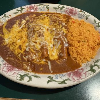 El Sombrero - Chipotle beef enchiladas - Mexican Near Me - Portland, Oregon El Sombrero - Chipotle beef enchiladas - Mexican Near Me - Portland, Oregon