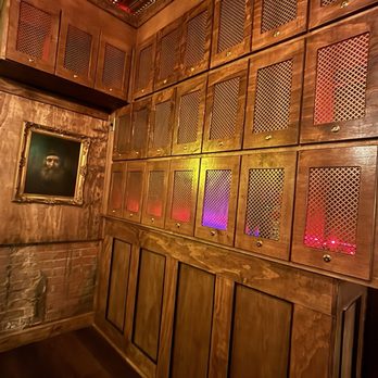 The Pearl - Lockers for the customers - Sports Bars Near Me - Manchester, Connecticut