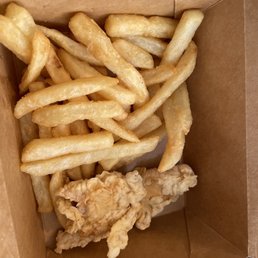 Lunch special - Tenders with fries Lunch special - Tenders with fries