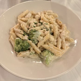 Naples Ristorante E Bar - Garlic sauce chicken and broccoli - Italian Near Me - Anaheim, California Naples Ristorante E Bar - Garlic sauce chicken and broccoli - Italian Near Me - Anaheim, California