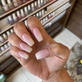 Amity Nail Spa - Ombré dip - Nail Salons Near Me - Arlington, Virginia