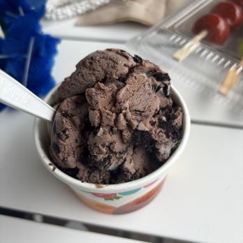 Benjamin’s Sweets - Oreo chocolate ice cream - Desserts Near Me - Urban Honolulu, Hawaii