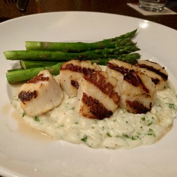 Seasons 52 - Caramelized Grilled Sea Scallops - New American Near Me - Costa Mesa, California