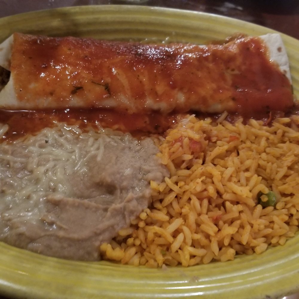 Los Aztecas - Beef burrito, rice and beans - Mexican Near Me - Dubuque, Iowa Los Aztecas - Beef burrito, rice and beans - Mexican Near Me - Dubuque, Iowa