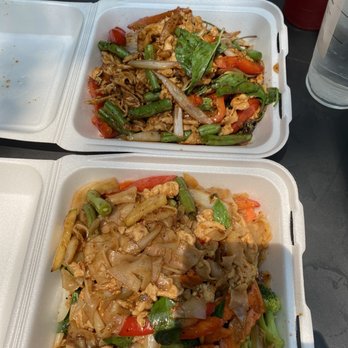 Liang's Thai Food - Chicken Drunken Noodles and Pad Basil Chicken - Thai Near Me - Denver, Colorado
