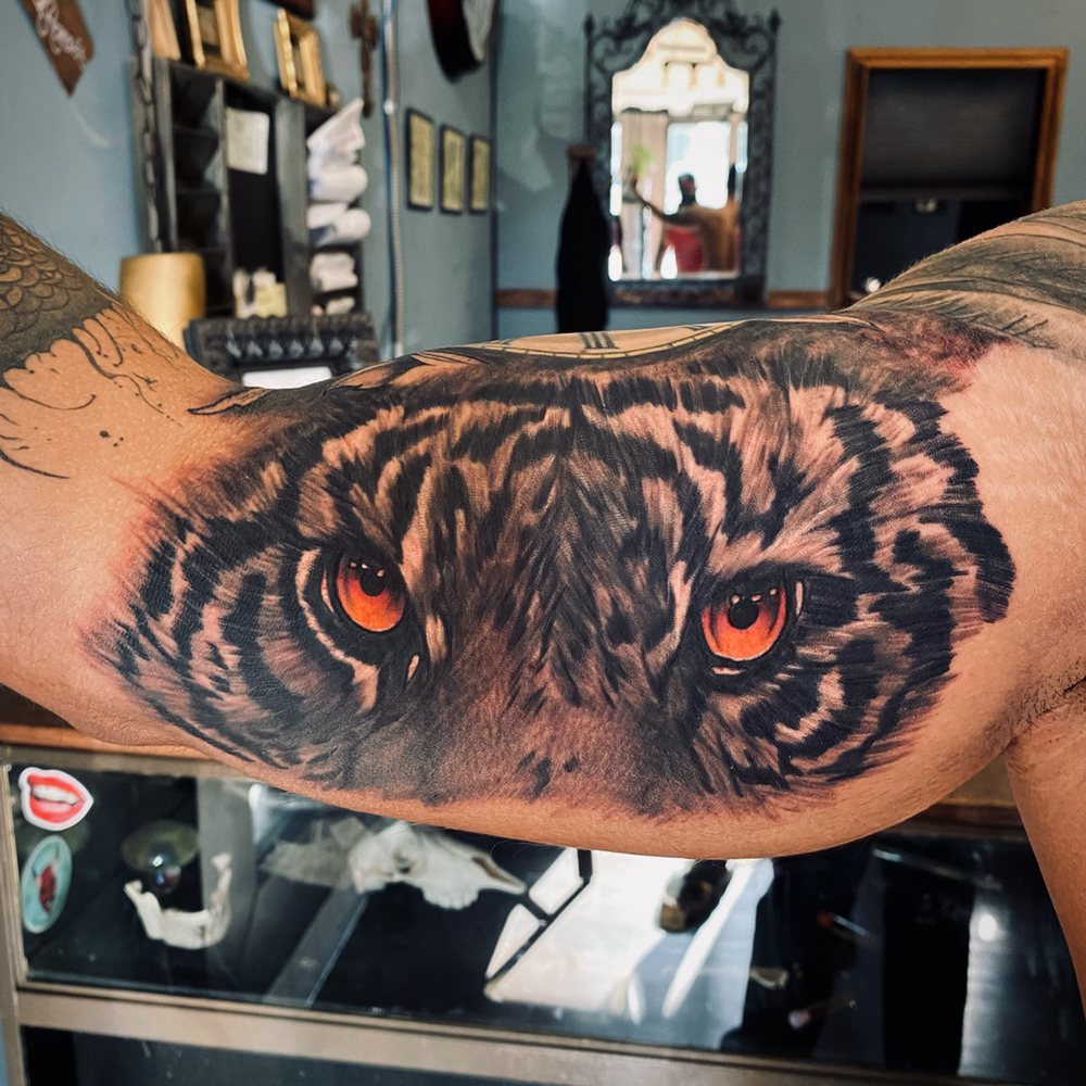 Roman Ink Tattoo Parlor, Long Beach Roadtrippers