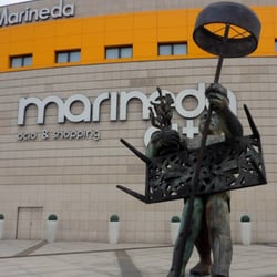 Marineda City - No sé que representará esta estatua pero es fea de carallo!