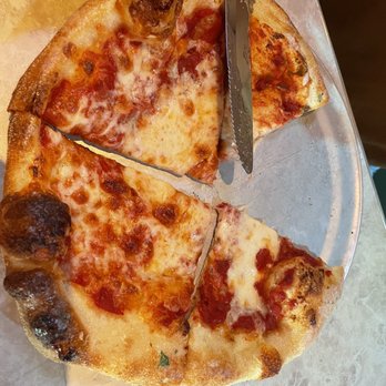 Bubba's 33 - Kids lil pizza which was pretty good size for a good price. My daughter loved it. - American Near Me - Wesley Chapel, Florida