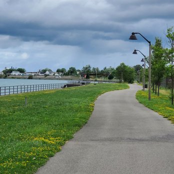 Black Rock Canal Park - Dog Parks Near Me - Buffalo, New York