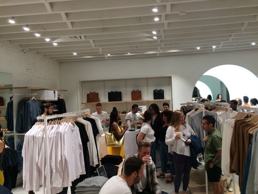 Everlane by null