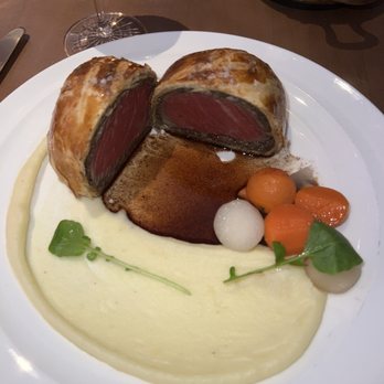 Gordon Ramsay Hell's Kitchen - Beef Wellington - Desserts Near Me - Washington, DC, District of Columbia