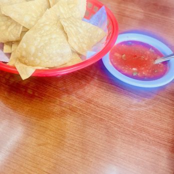 El Chilitos Mexican Restaurant - Salsa and chips - Mexican Near Me - Ontario, California El Chilitos Mexican Restaurant - Salsa and chips - Mexican Near Me - Ontario, California