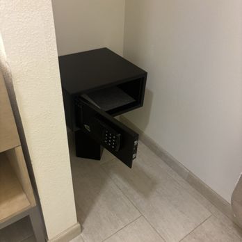 Homewood Suites by Hilton Lancaster - Still get a safe in room - Hotels Near Me - Lancaster, California