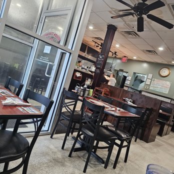 Breakfast House - Inside. - Breakfast & Brunch Near Me - Cedar Rapids, Iowa