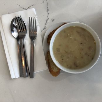 Billingsgate - Clam Chowder bowl comes with two little slices of bread! - Seafood Near Me - San Francisco, California