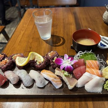 Sakana Sushi and Roll - Sushi Bars Near Me - Kensington, California
