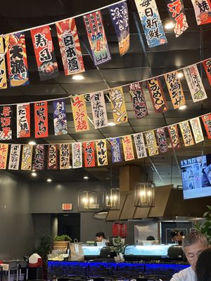 MAGURO Sushi Thai Ramen by null