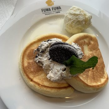 Fluffy Fluffy Dessert Cafe - Cookies and cream pancake - Desserts Near Me - Toronto, Ontario Fluffy Fluffy Dessert Cafe - Cookies and cream pancake - Desserts Near Me - Toronto, Ontario