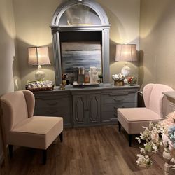 Ava Laurénne Bride - Bridal suite with snacks