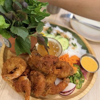 D-D Delight Restaurant - Fried shrimp bossam - Asian Fusion Near Me - San Jose, California