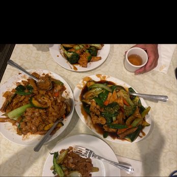 China Delights - Vegetable chow fun & mixed vegetables w/tofu - Cantonese Near Me - Pinole, California