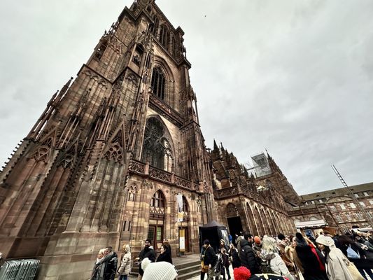 Cathédrale Notre-Dame-de-Strasbourg by null