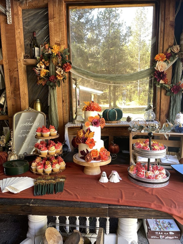 Mrs Tibs Bakery Logo