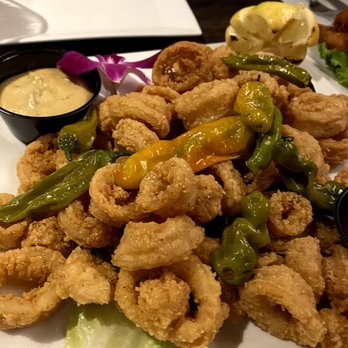 Drifters Kitchen and Bar - Melt in your mouth calamari that tasted perfectly neutral as it should and wasn't like rubbery gum 10/10 - Cocktail Bars Near Me - Ridge, New York