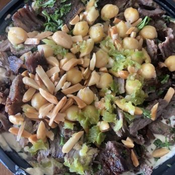 The Nile Restaurant - a bowl of salad with beef, broccoli and cashews - Middle Eastern Near Me - Bridgeview, Illinois