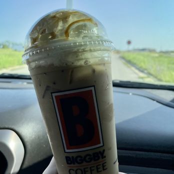 Biggby Coffee - a hand holding a cup of coffee - Coffee & Tea Near Me - Georgetown, Kentucky Biggby Coffee - a hand holding a cup of coffee - Coffee & Tea Near Me - Georgetown, Kentucky