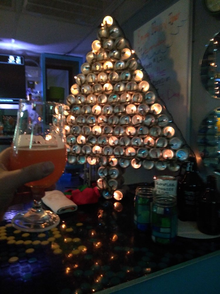 GROWLERS TO GOGO Updated September 2024 25 Photos & 20 Reviews 2927 E Washington Ave