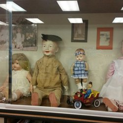 Nesbitt Memorial Library - Doll collection