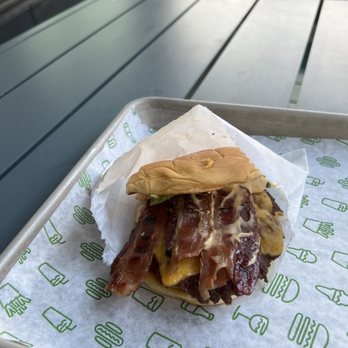 Shake Shack University Village - California Avocado Bacon Burger - Fast Food Near Me - Seattle, Washington Shake Shack University Village - California Avocado Bacon Burger - Fast Food Near Me - Seattle, Washington