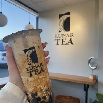 Lunar Tea - Roasted Oolong Milk Tea with brown sugar boba - Coffee & Tea Near Me - Honolulu, Hawaii Lunar Tea - Roasted Oolong Milk Tea with brown sugar boba - Coffee & Tea Near Me - Honolulu, Hawaii