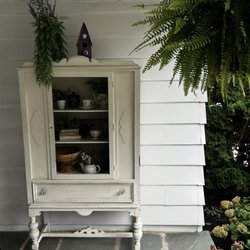 Tea by Two - Decor on the front porch