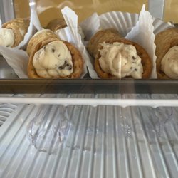 Bakes & Cakes by Rosie - Italian Cannoli