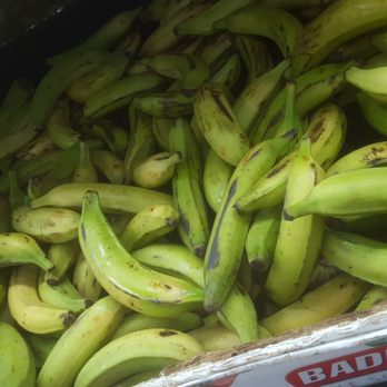 Huracan Supermarket - a box full of bananas - Grocery Near Me - Tampa, Florida