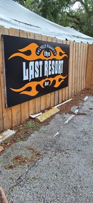 Last Resort Bar by null