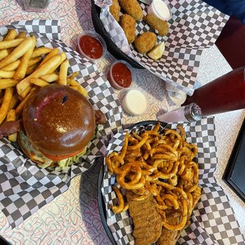 Beeps Diner - Diners Near Me - Simi Valley, California