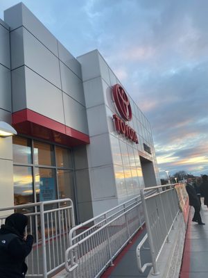 LUSTINE TOYOTA - Updated January 2025 - 86 Photos & 408 Reviews - 14227 ...