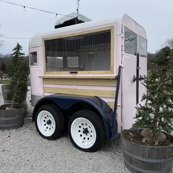 Gooseneck Vineyards - Wineries Near Me - North Kingstown, Rhode Island