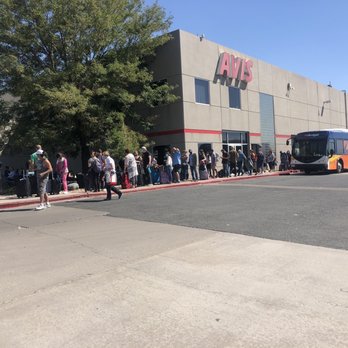 Budget - 3 hour long line in the sun, 95 degrees,complete mess - Car Rental Near Me - Denver, Colorado